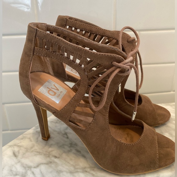 Dolce Vita Pumps - Picture 1 of 6